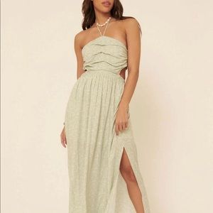 Sold ❣️ Halter neck flowy maxi dress with slits